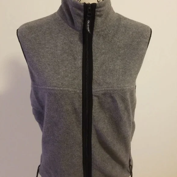 Old Navy zip-up fleece vest - Picture 5 of 5